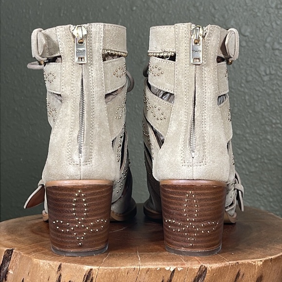 NEW HTF COACH PAISLEY BOOTIE - Picture 11 of 16